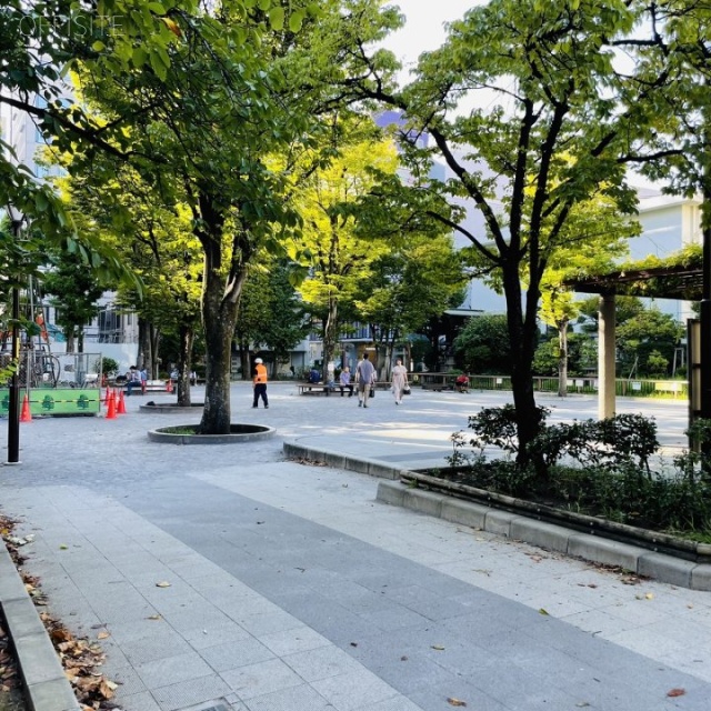 深津ビル 付近に御徒町公園