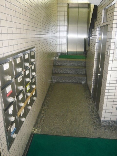 弓矢四国ビル エントランス