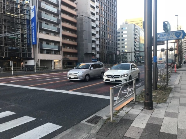 グランバリュー三田ビル ビル前面道路
