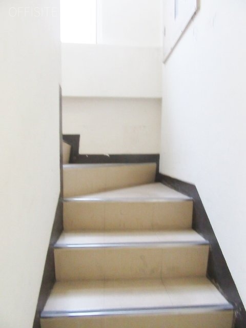 神丸ビル 階段