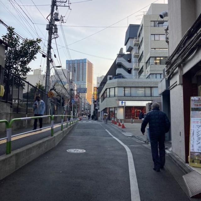 高田馬場ビル ビル前面道路