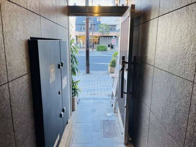 第三仲町ビル エントランス