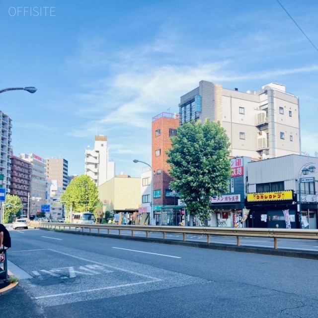 リバティビル ビル前面道路