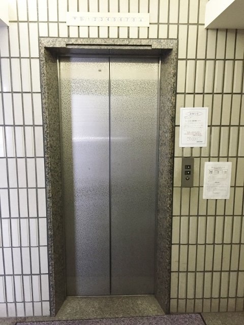 池袋ツルミビル エレベーター