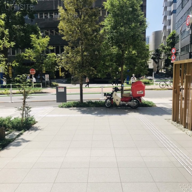 プラウド虎ノ門 ビル前面道路