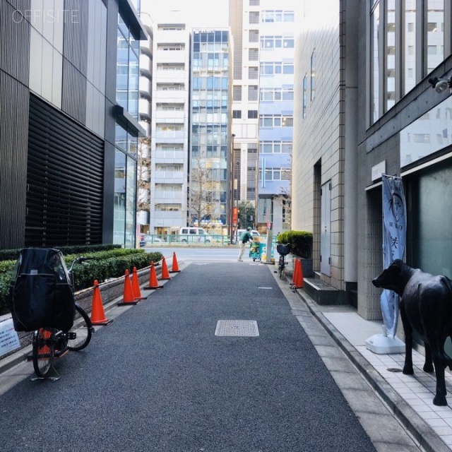 日本橋TSビル ビル前面道路