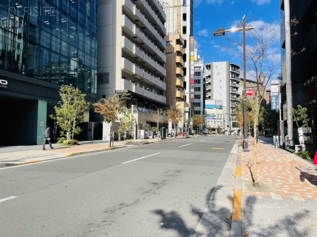 PMO市ヶ谷 前面に日テレ通り