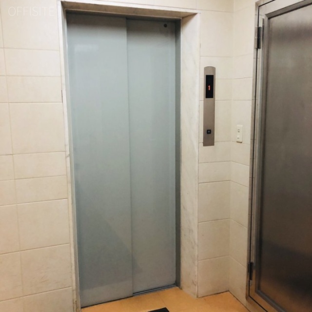 倶会(ともえ)ビル エレベーター