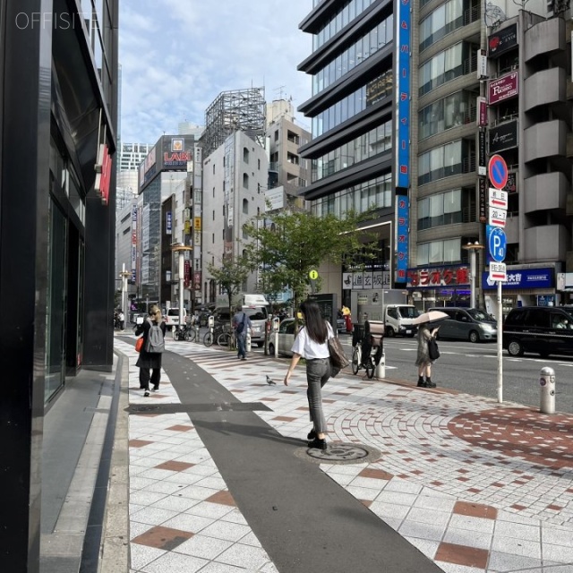 渋谷フラッグ 前面歩道