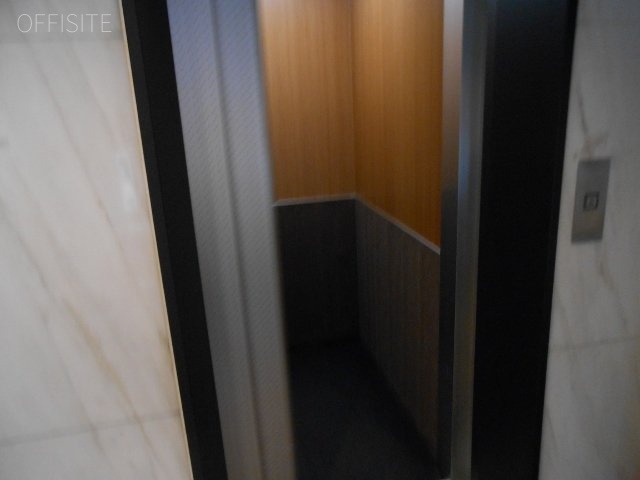 アラミドビル 画像