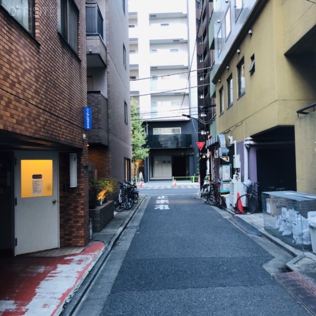 第3ニシムラビル ビル前面道路