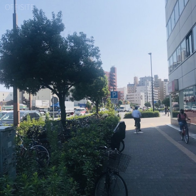 三起ビル東田 ビル前面道路