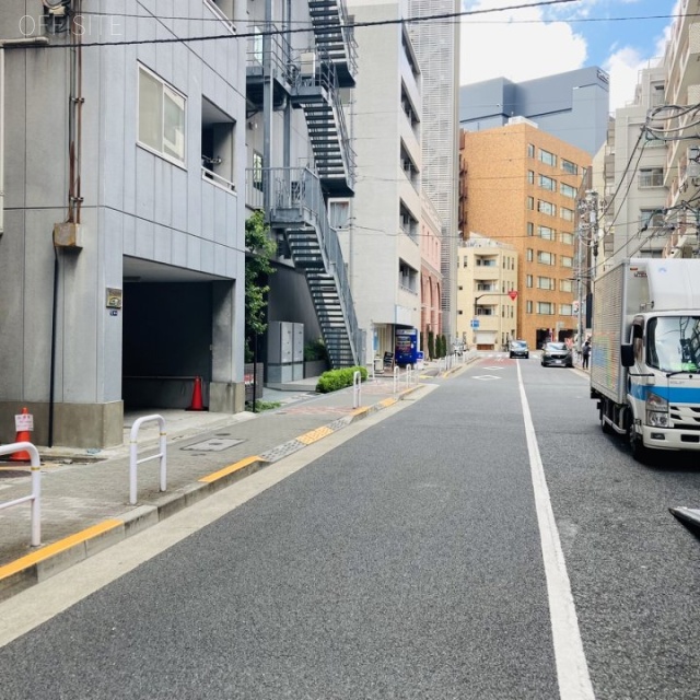 浜松町55ビル ビル前面道路