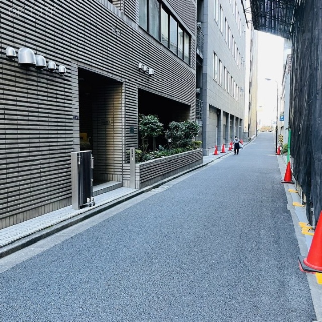 新川STビル ビル前面道路