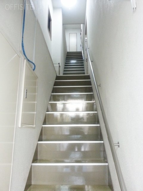 染谷ビル 階段