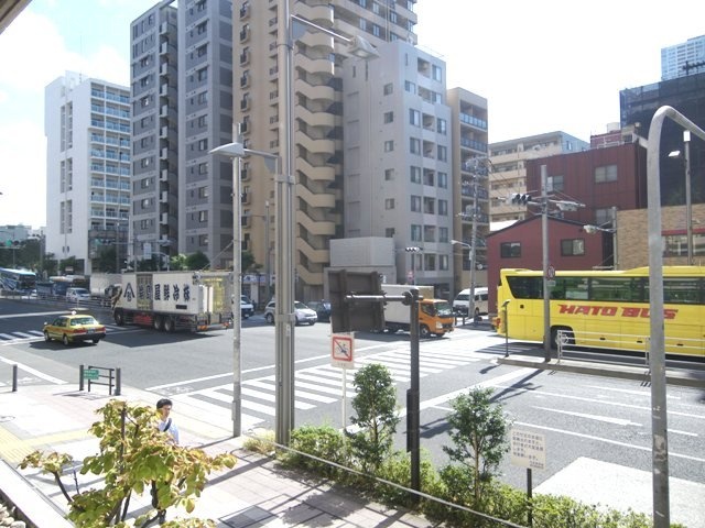 東京ビュック中銀ビル ビル前面道路