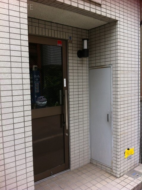 江畑ビル エントランス