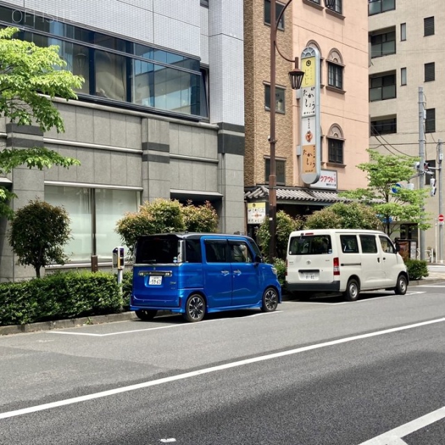 7山京ビル ビル前面道路