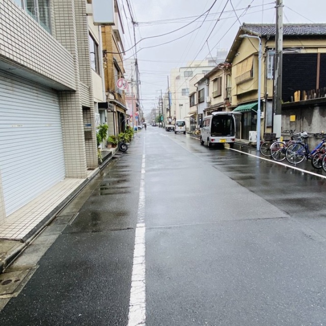 ABEアネックスビル ビル前面道路