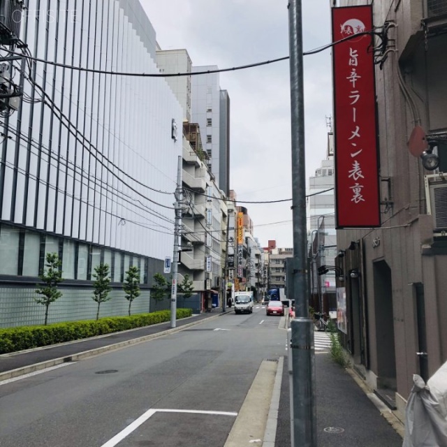 太湖ビル ビル前面道路