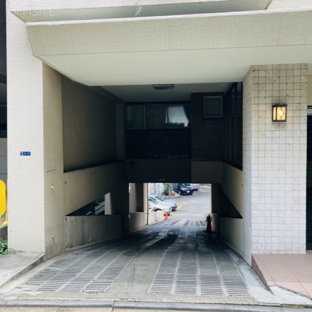 赤坂中央マンション 駐車場
