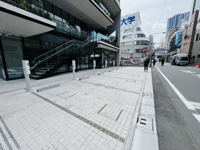 アップルーヴメントビル 駐車場