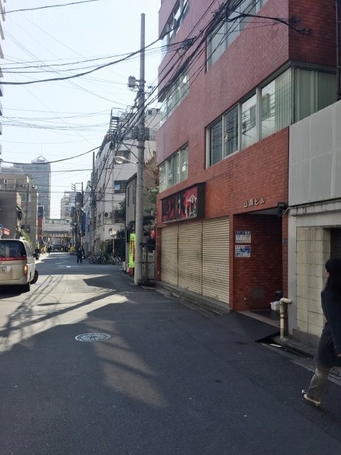 山岡ビル 外観