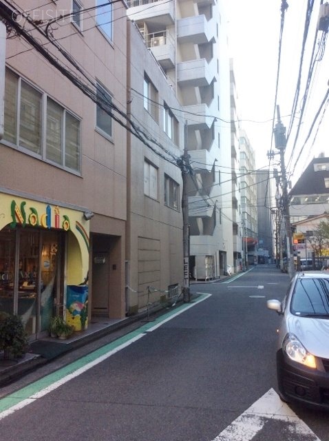 元木ビル ビル周辺道路