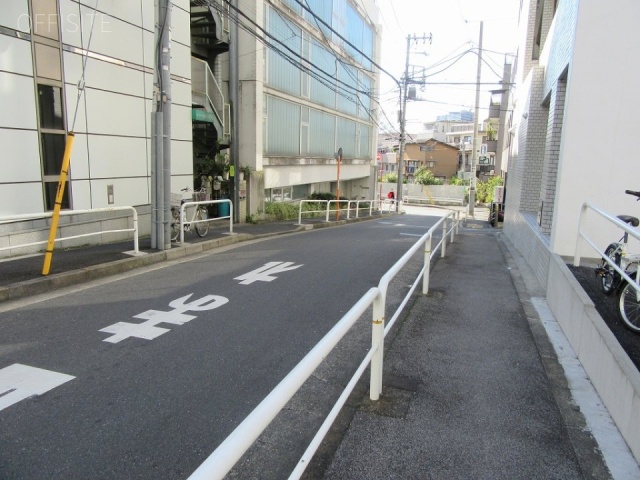ファミリー青山ビル ビル周辺道路