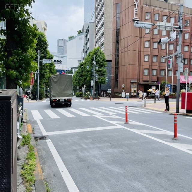 COENビル ビル前面道路