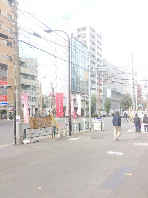 Yファームビル ビル周辺道路