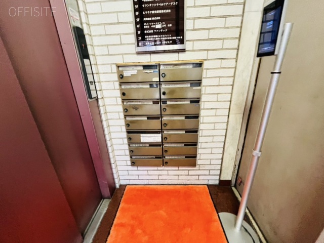会計ビル エントランス