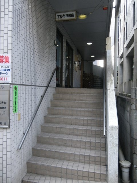 九段中坂ビル エントランス
