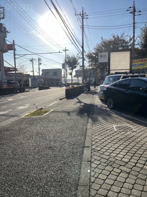 ピエールシークル 前面歩道