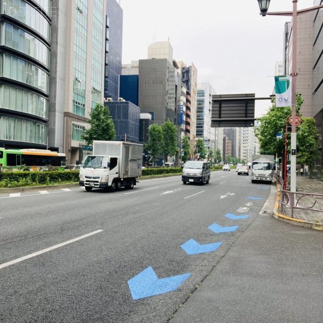 麹町セントラルビル　ビル前面道路