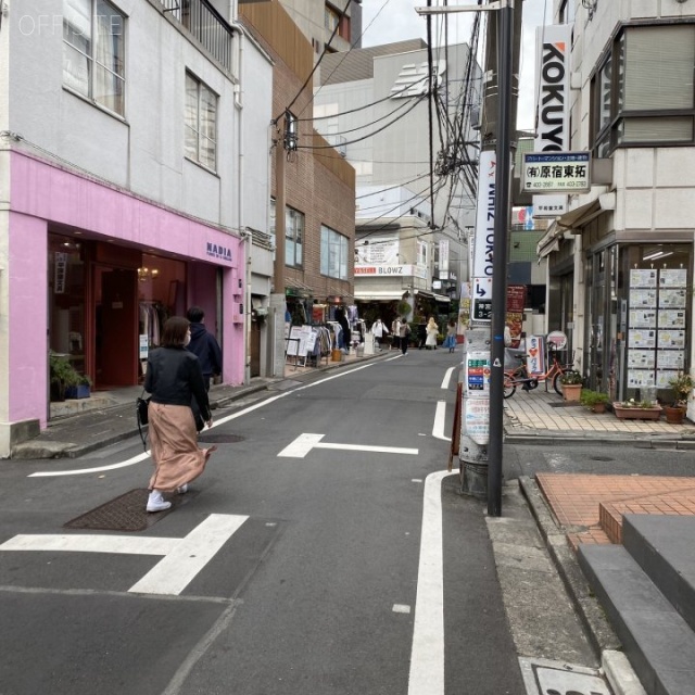 WFIビル ビル前面道路