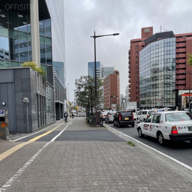 ウエスト花京院ビル 前面歩道