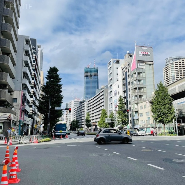 南麻布古川ビル ビル前面道路