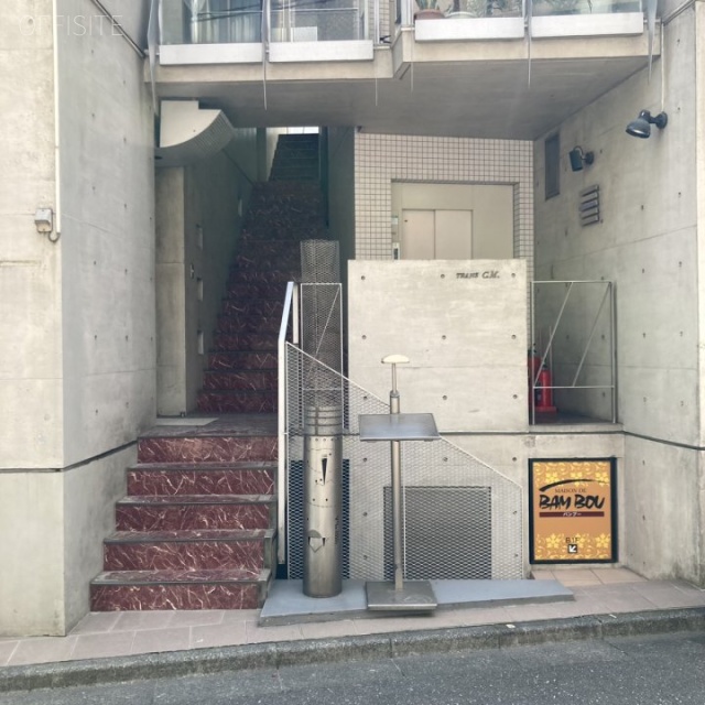 トランスCMビル 外観