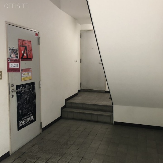 晃栄ビル エントランス