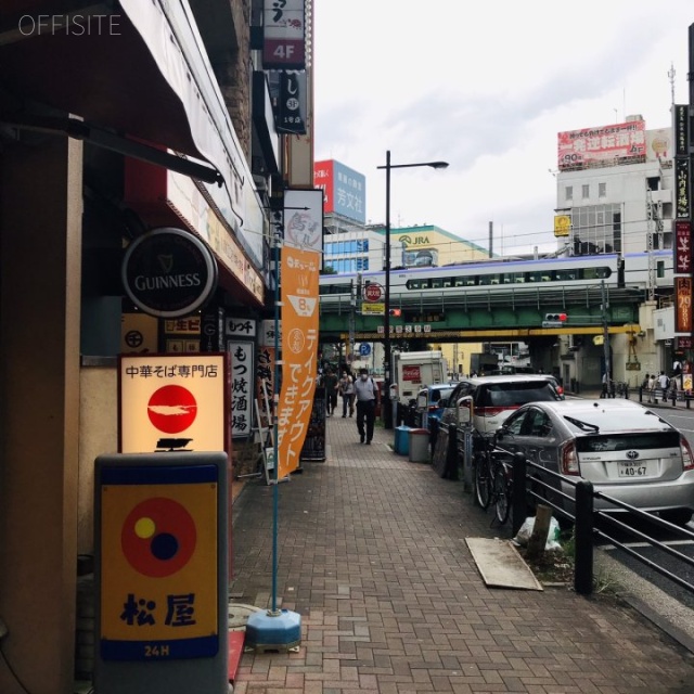 三大ビル ビル前面道路