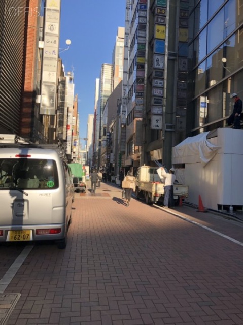 GINZA888 ビル前面道路