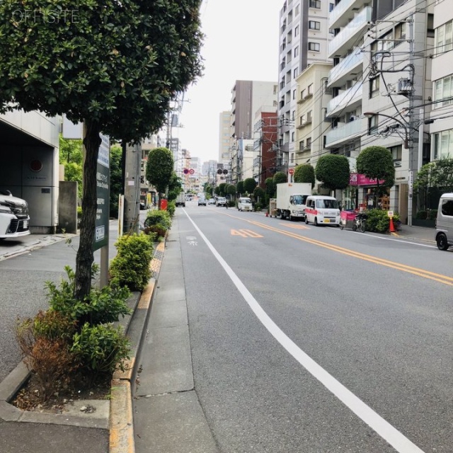 日交神楽坂ビル ビル前面道路