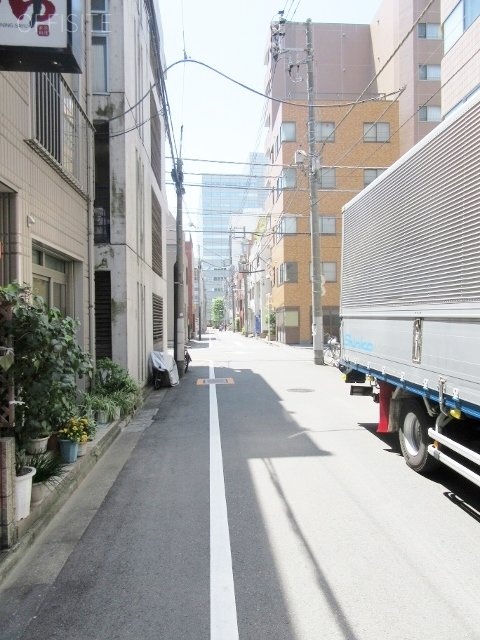 五十川ビル ビル前面道路