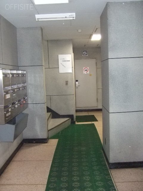 竹一ビル エントランス
