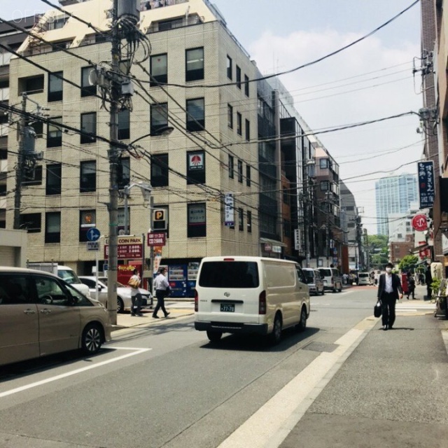 中島ビル ビル前面道路