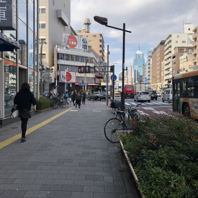 渡辺ビル ビル前面道路