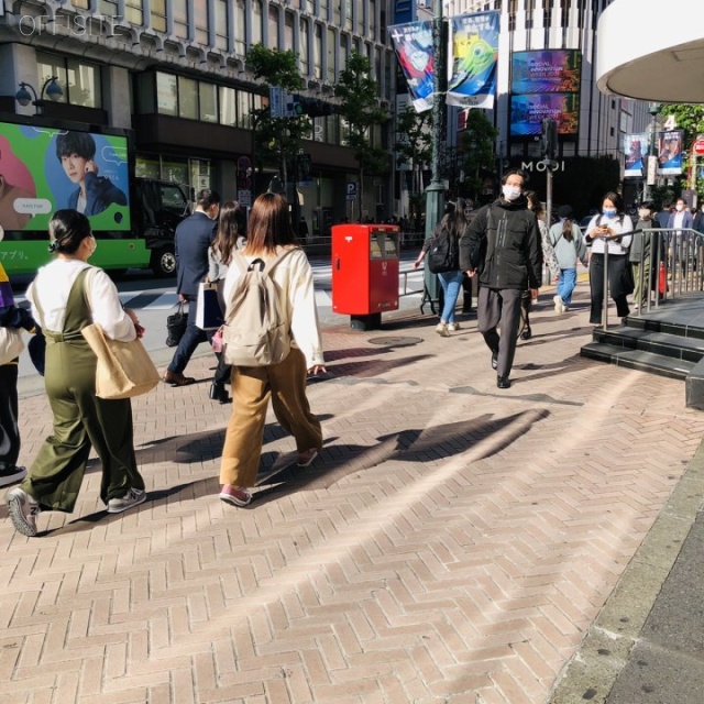 リージャス渋谷公園通り ビル前面道路