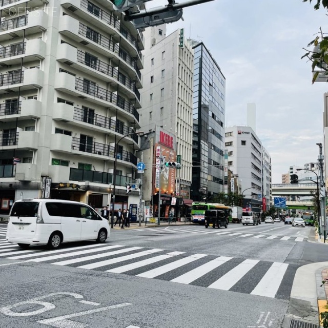 NBF池袋シティビル 前面道路