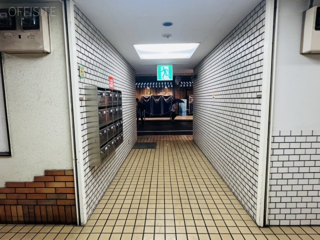 丸清ビル　エントランス